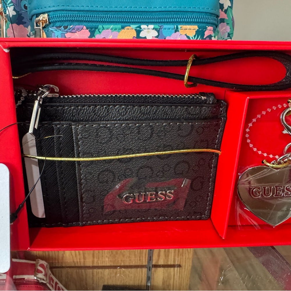 GUESS Black Card Holder and Heart Keychain Set
